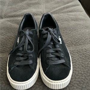 Puma black suede platform sneaker size 8, good condition